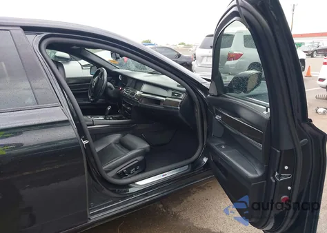 2015 BMW 750Li z USA, uszkodzony, nr VIN WBAYE8C54FD781954